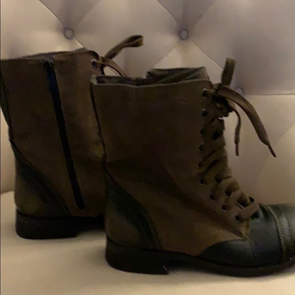 Wanted brand size 6 laced/ zippered boots - Picture 5 of 7